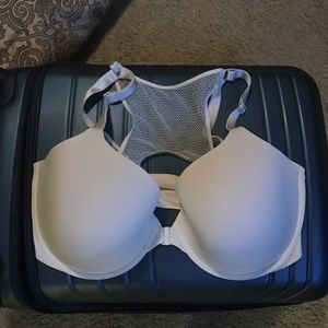White VS NWOT 38DDD bra